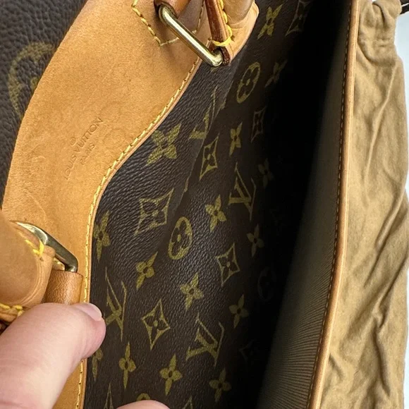 Louis Vuitton Monogram Bag . - Picture 8 of 16